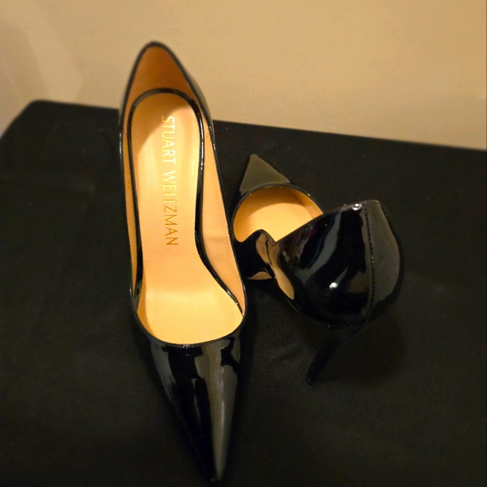 Stuart Weitzman Women's Stuart Power 100 Pump Size 8.5
